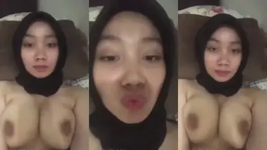 Bokep Indo Kirana Kerudung Cantik Meraba Tobrutnya Minta di Entot